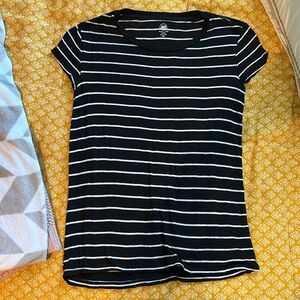 Black and white striped rayon top sz XS